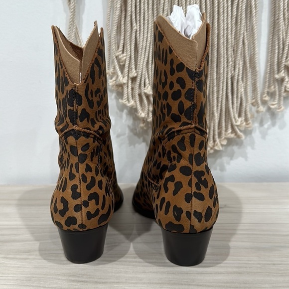 Schutz Tessie Mid Heel Western Bootie Leopard Size 8 NWOB - Picture 4 of 8